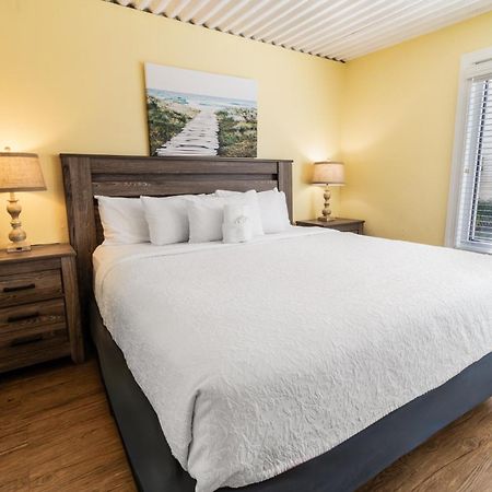 Oceanfront Litchfield Inn Полис Айлънд Екстериор снимка