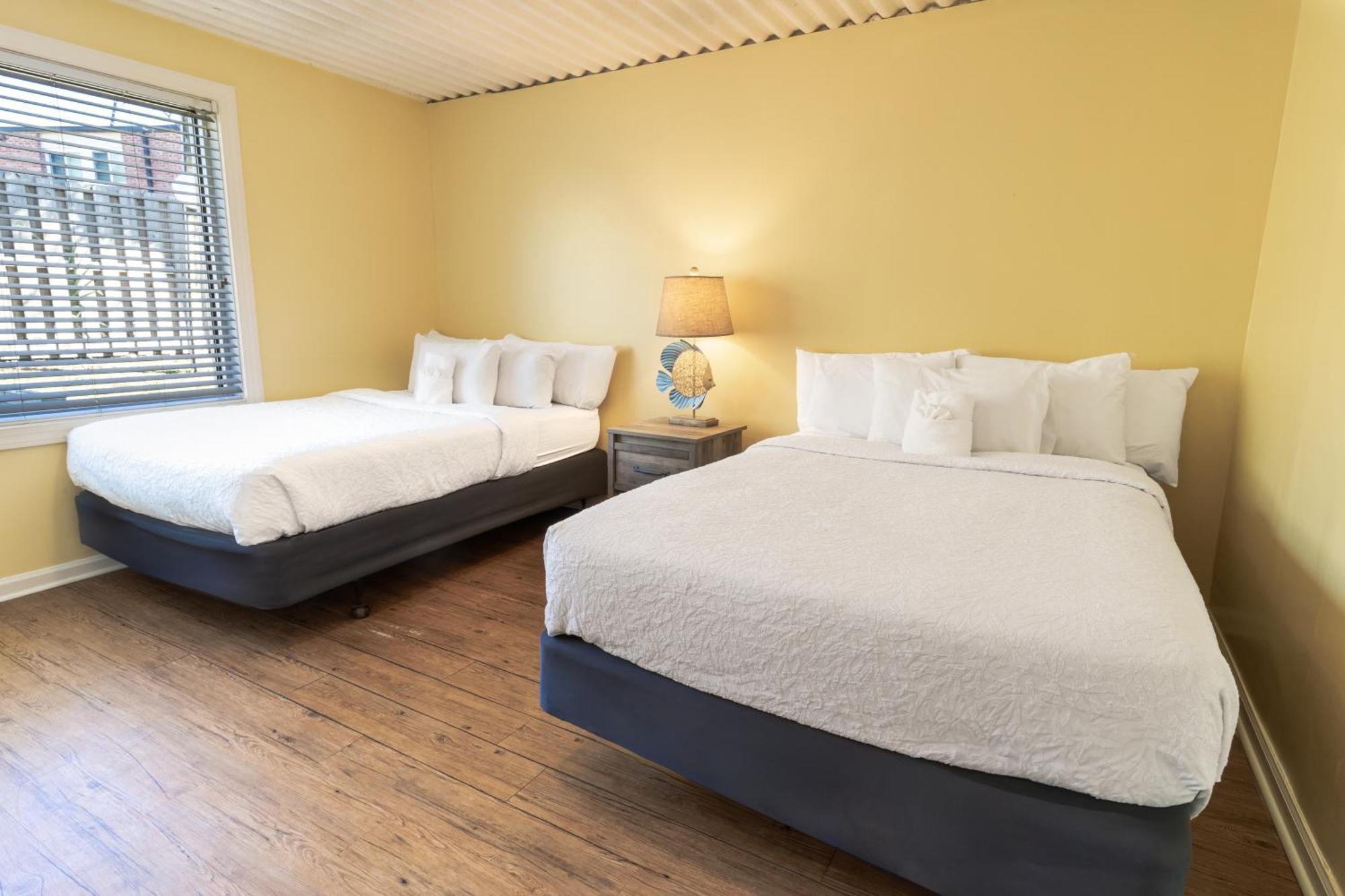 Oceanfront Litchfield Inn Полис Айлънд Екстериор снимка