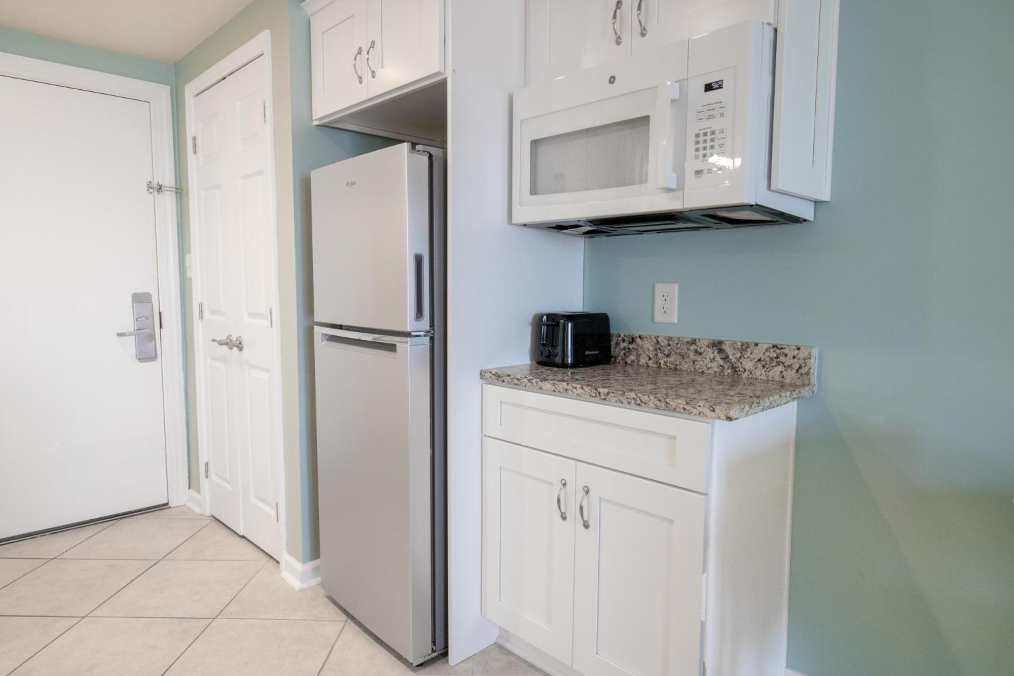 Oceanfront Litchfield Inn Полис Айлънд Екстериор снимка