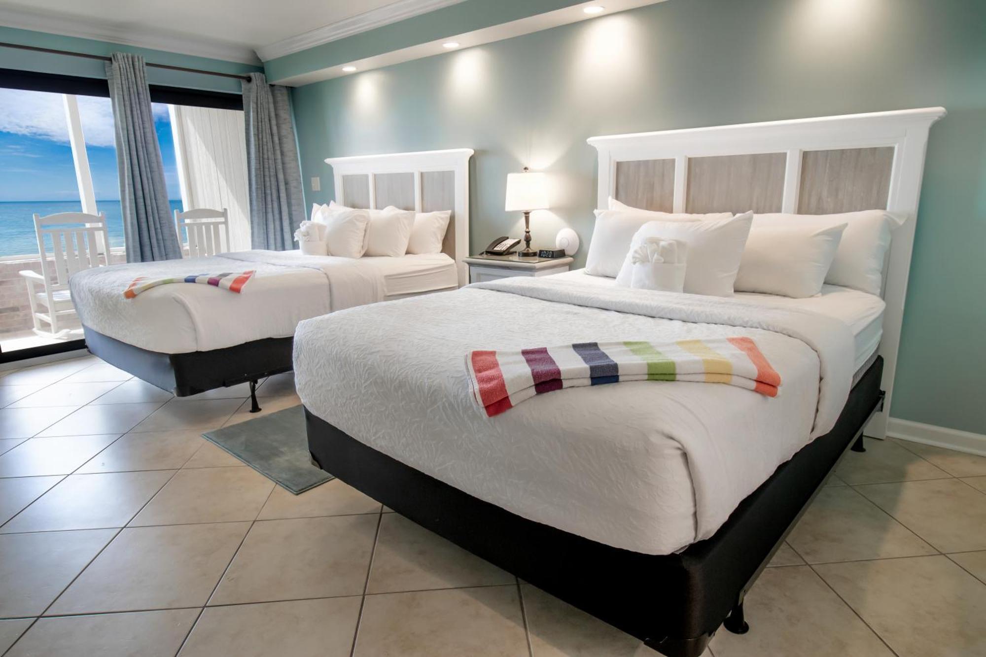 Oceanfront Litchfield Inn Полис Айлънд Екстериор снимка