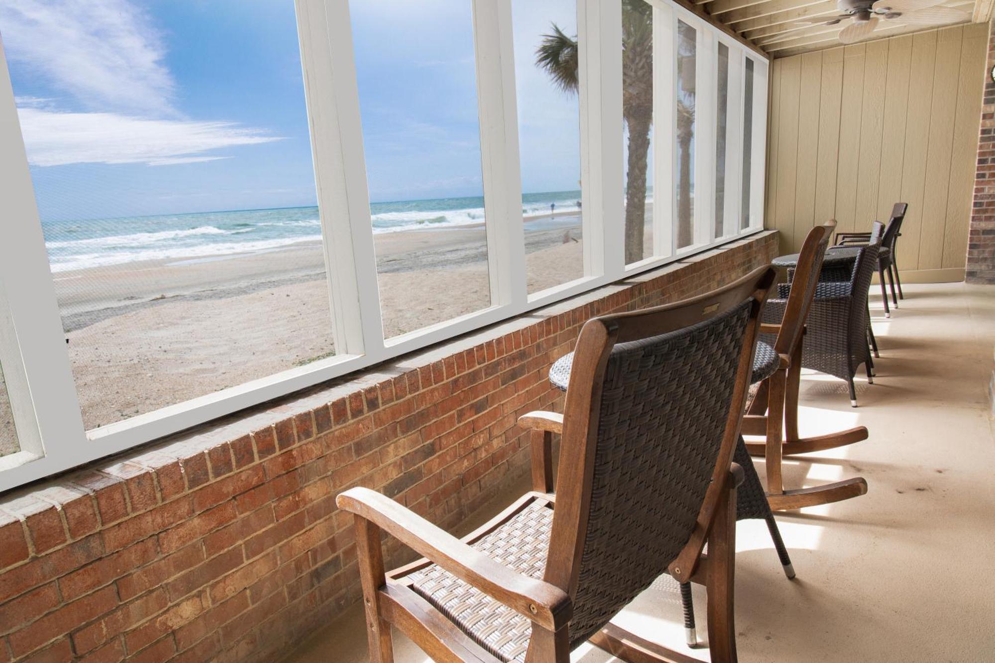 Oceanfront Litchfield Inn Полис Айлънд Екстериор снимка