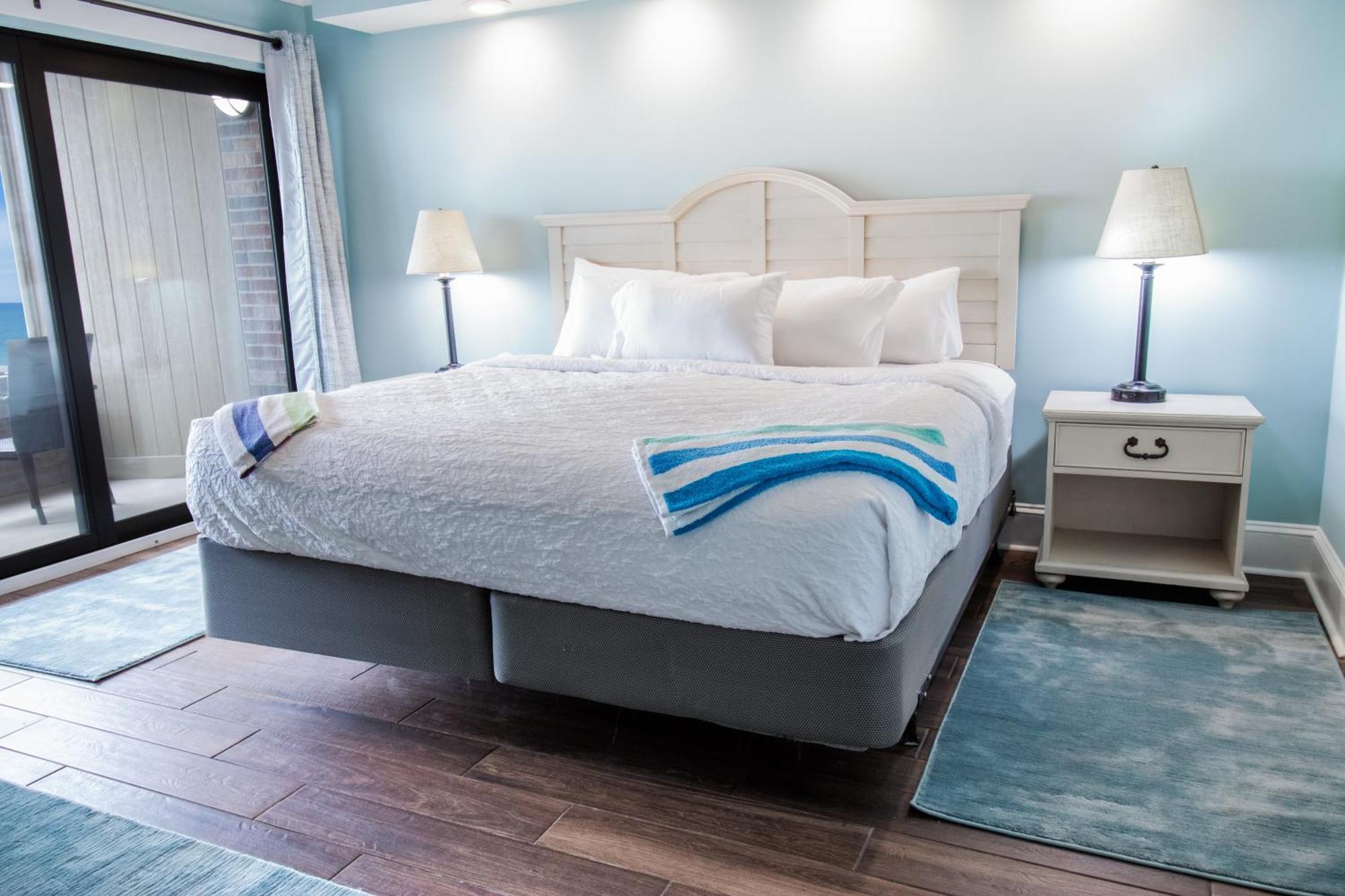 Oceanfront Litchfield Inn Полис Айлънд Екстериор снимка