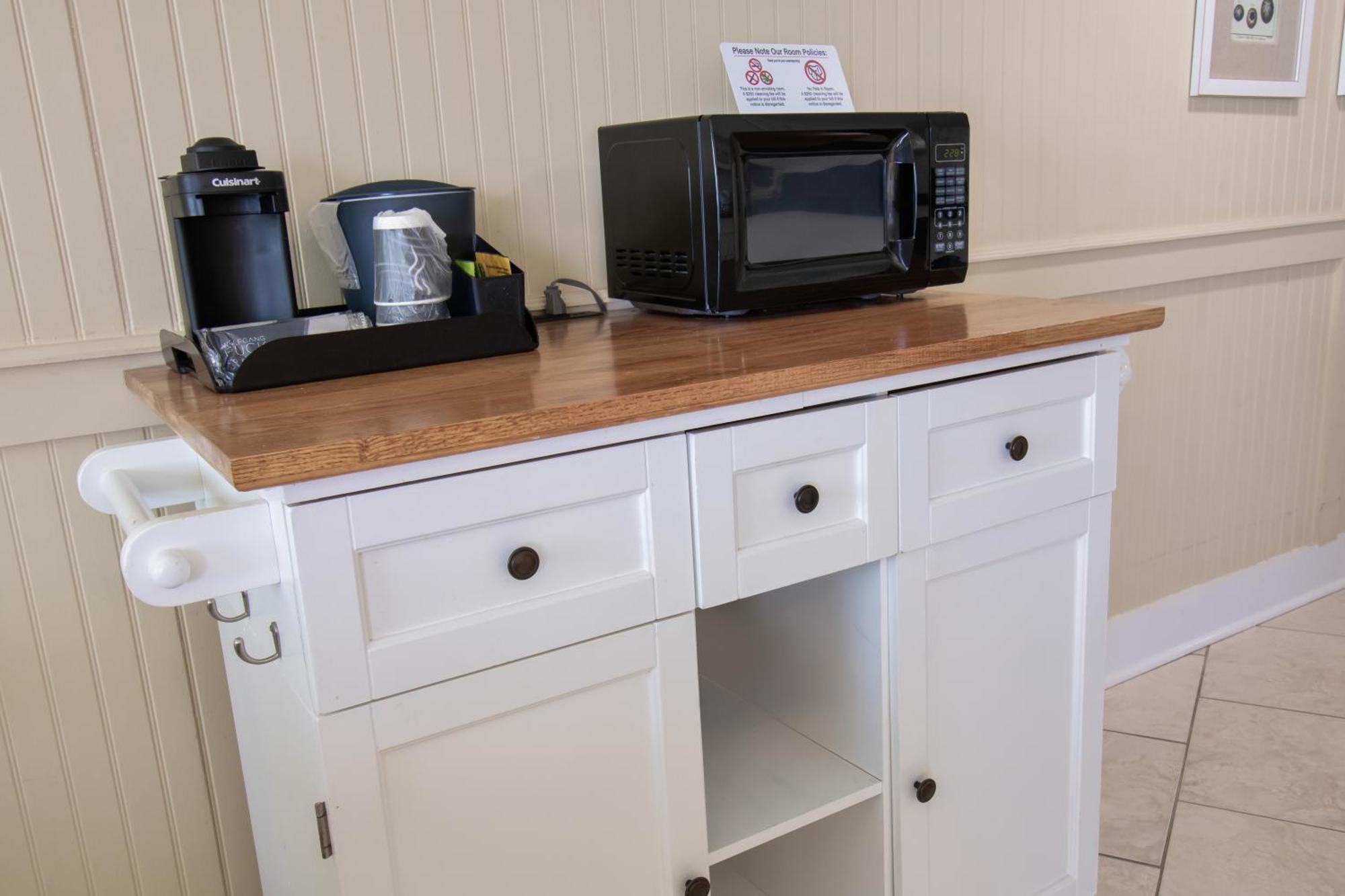 Oceanfront Litchfield Inn Полис Айлънд Екстериор снимка