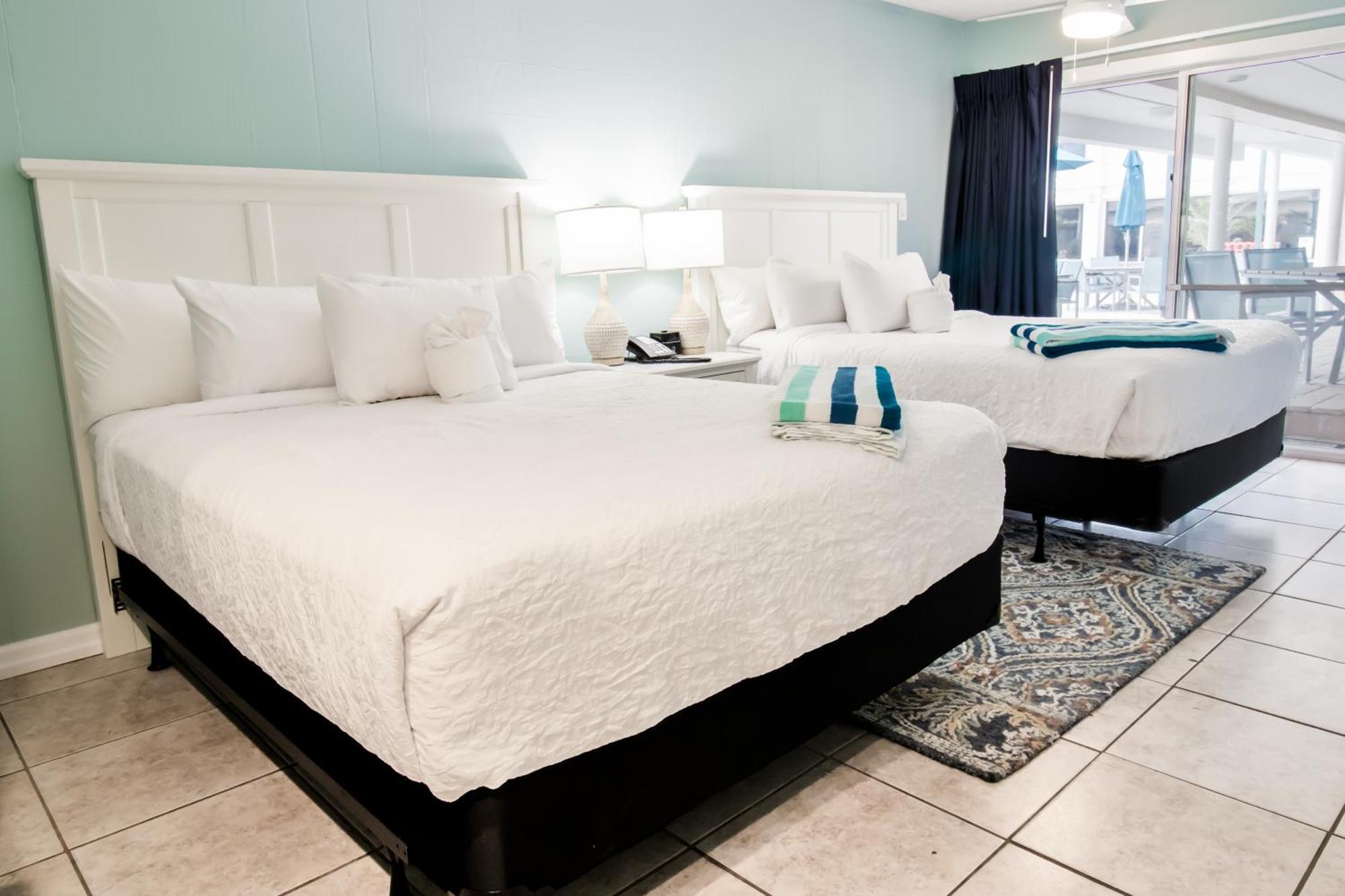 Oceanfront Litchfield Inn Полис Айлънд Екстериор снимка