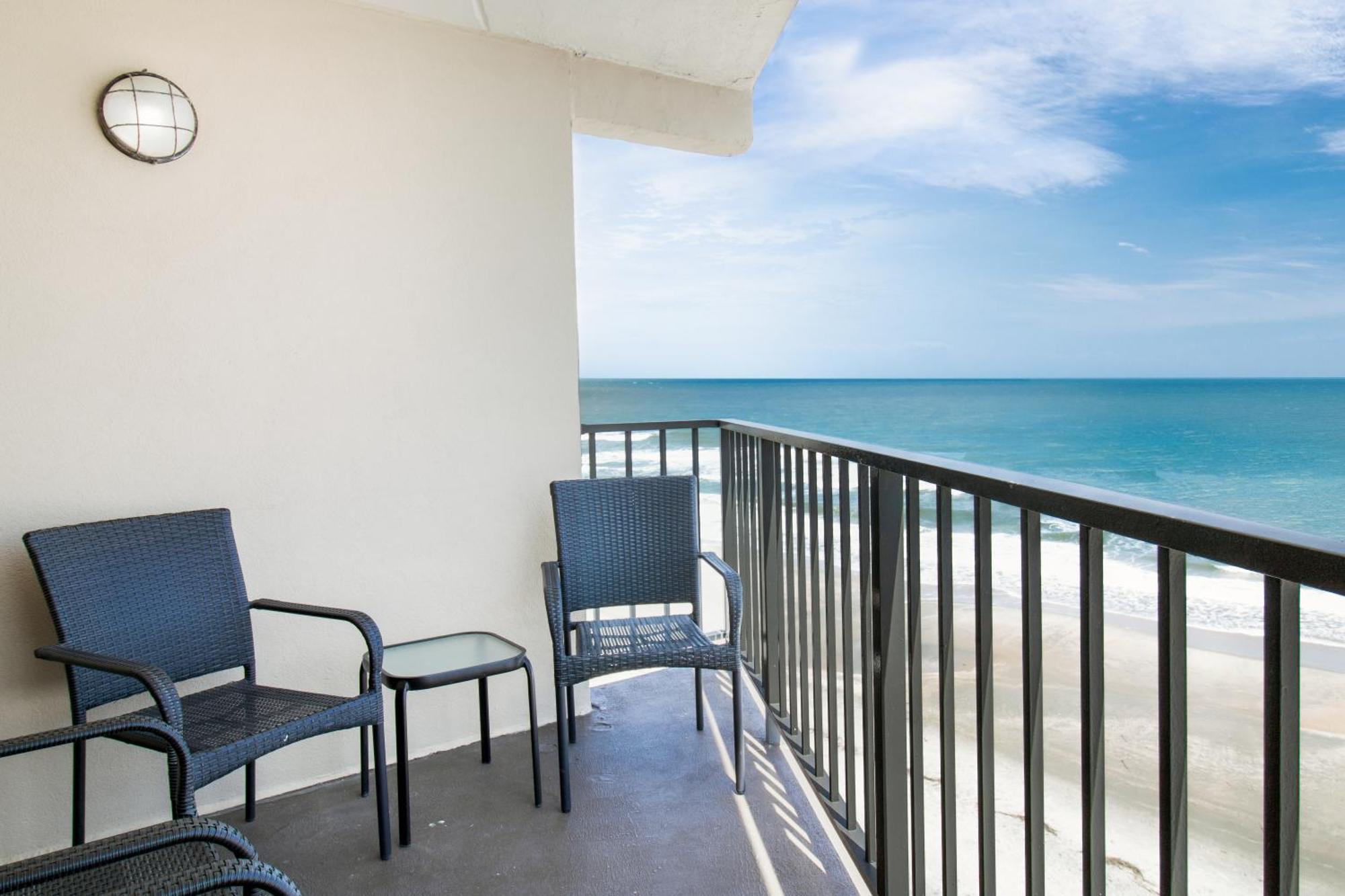 Oceanfront Litchfield Inn Полис Айлънд Екстериор снимка